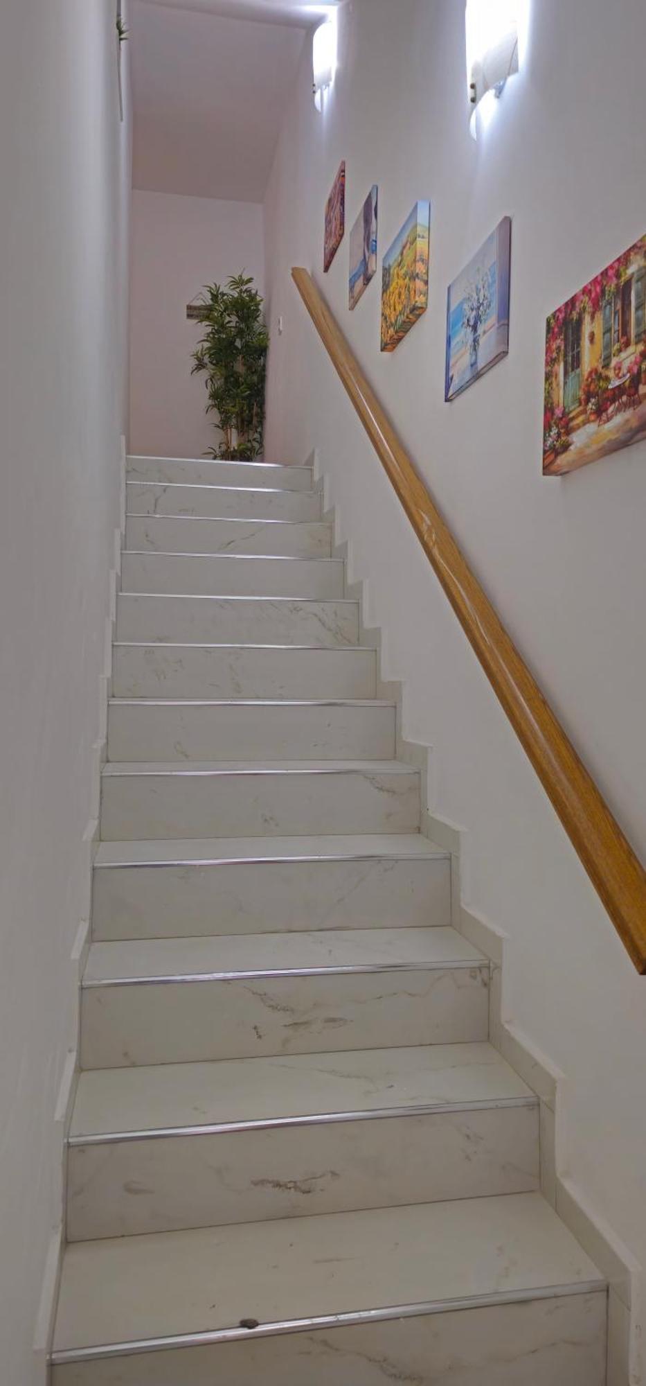 Villa 3 Floors On Promenade 4 Bedrooms 3 Bathrooms V1 *