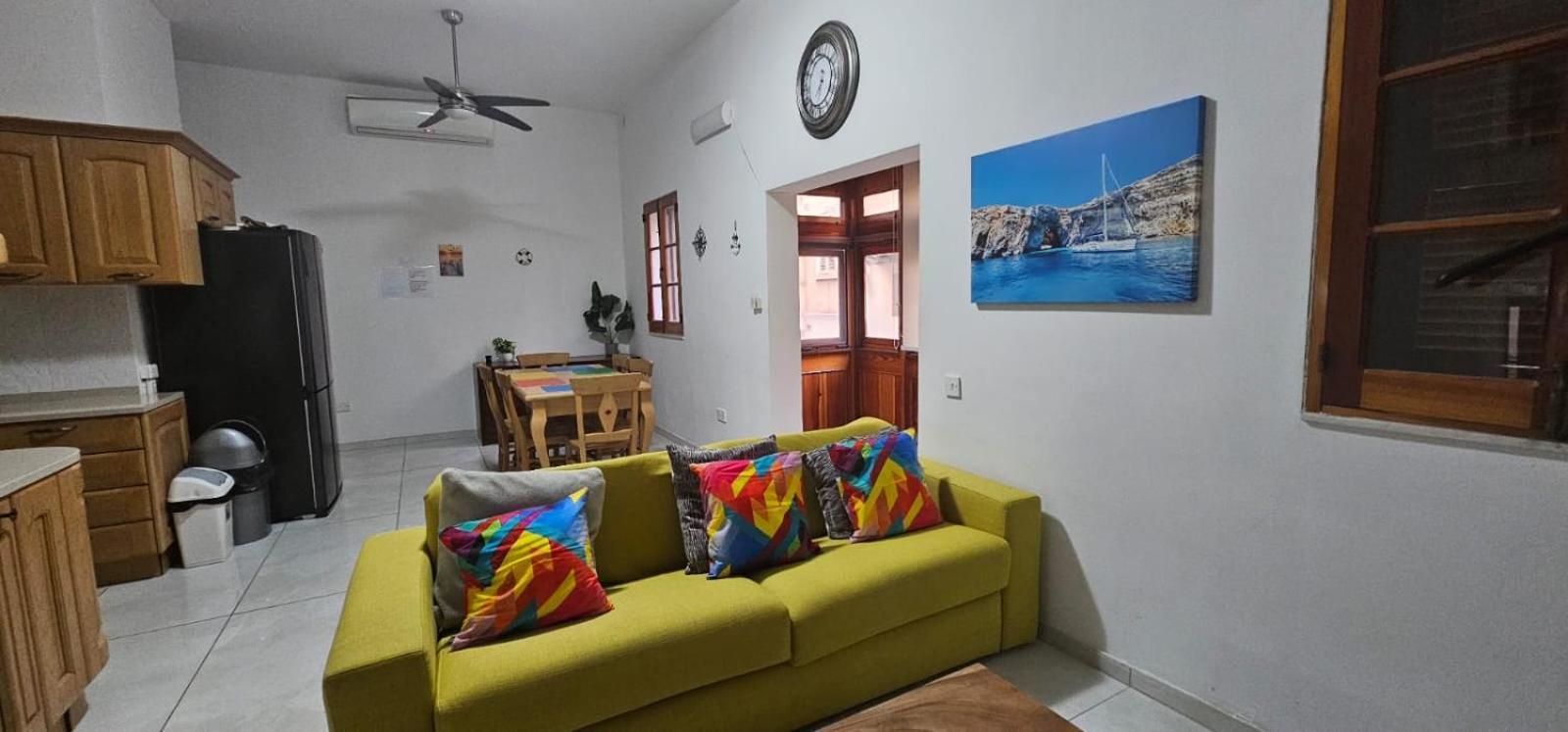 3 Floors On Promenade 4 Bedrooms 3 Bathrooms V1 Villa *