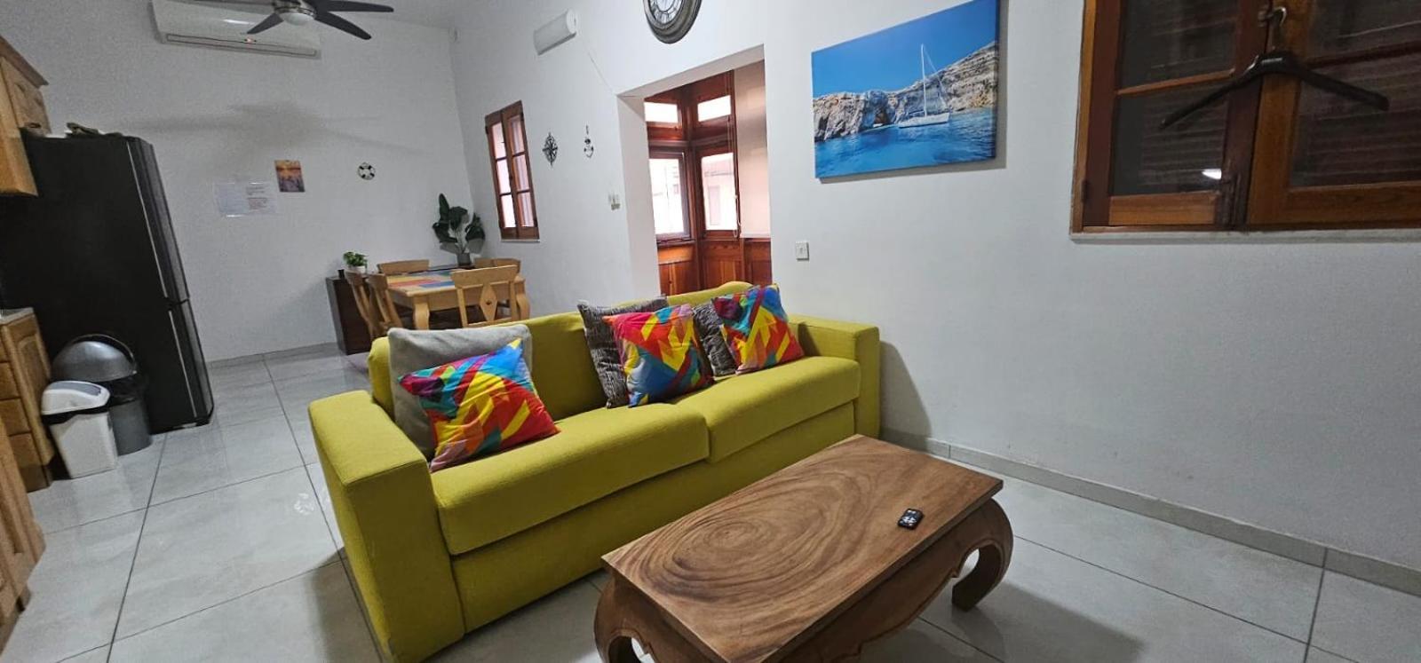 3 Floors On Promenade 4 Bedrooms 3 Bathrooms V1 Villa Sliema